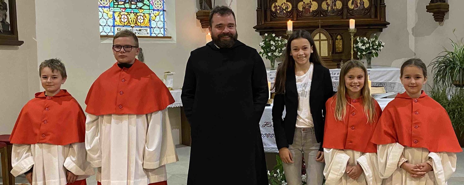 Ministranten in Unterlaussa / Pater Ulrich Diel OSB Danke